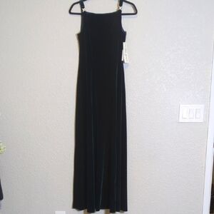 Betsy & Adam by Jaslene green velvet sleeveless square neck maxi dress